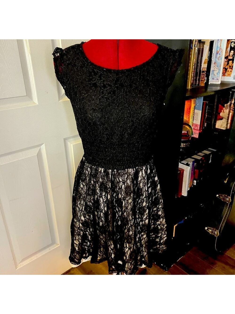 Black lace and cream dress. Women’s size Small. American Rag brand.